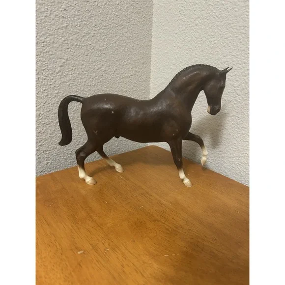 VTG Breyer Horse #465 Champion Dutch Warmblood Roemer 1990-93 Dark Chestnut - Picture 1 of 9
